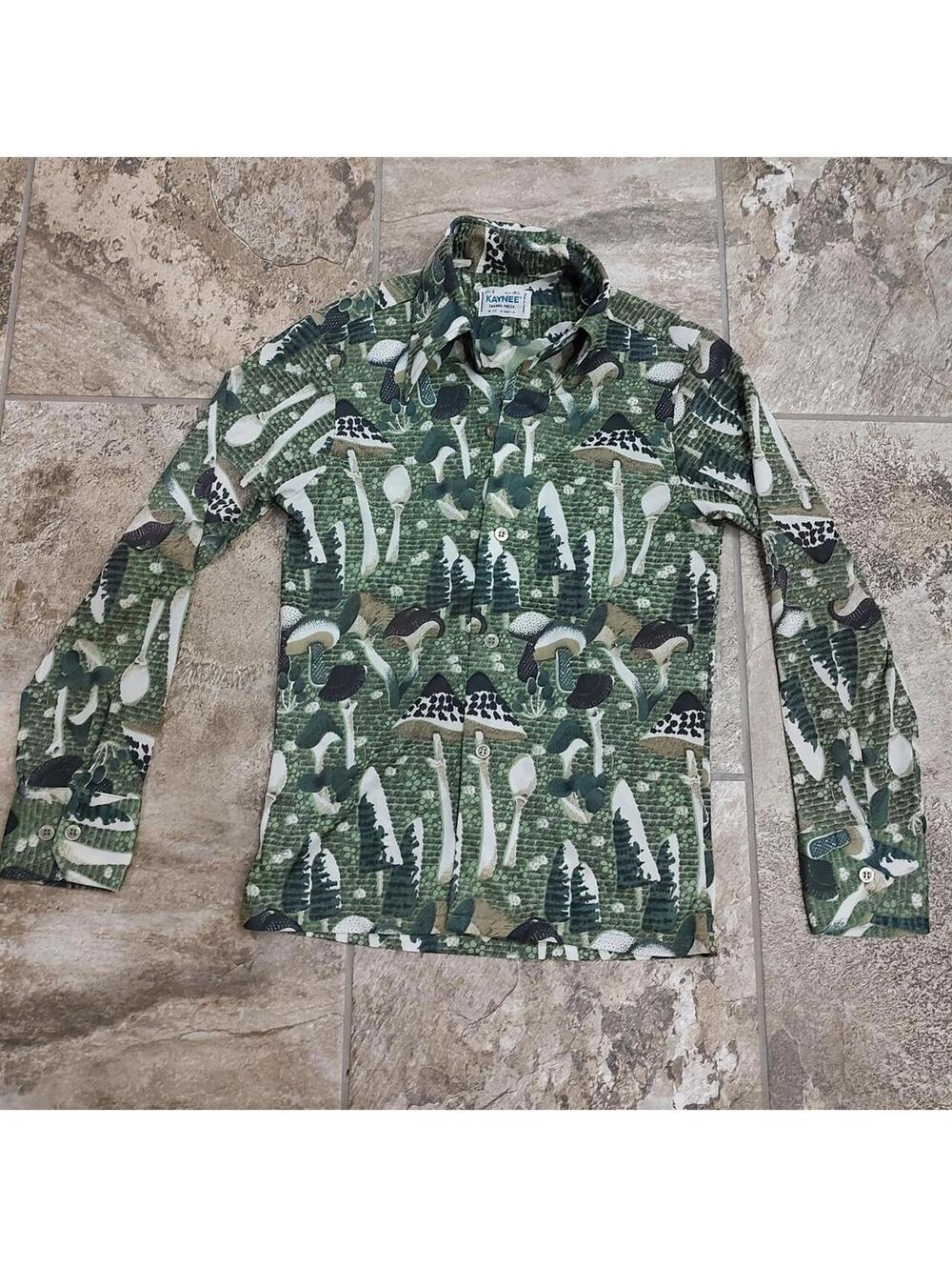 Vintage 60s Green funky button up blouse with mushroom, fungi print shirt